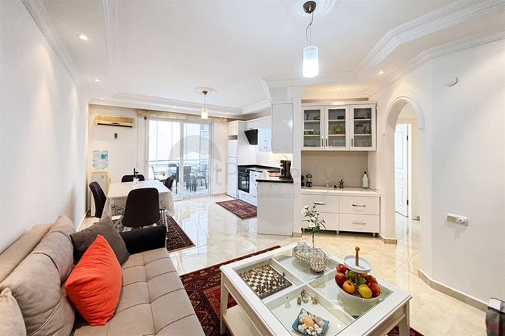 Двухкомнатная квартира с мебелью в районе Тосмур