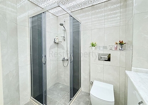 Двухкомнатная квартира с мебелью в районе Тосмур