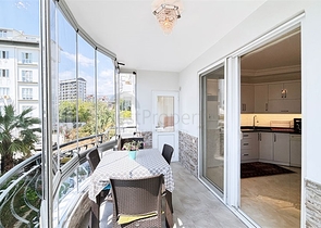 Двухкомнатная квартира с мебелью в районе Тосмур