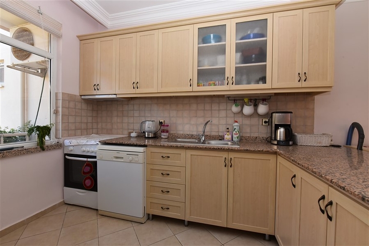 Просторная вилла  3+1 в Паялларе  – комфорт и уют рядом с морем