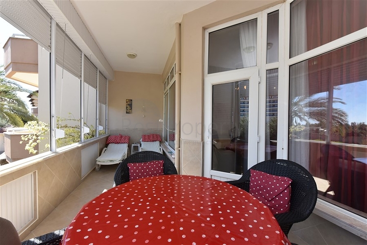 Просторная вилла  3+1 в Паялларе  – комфорт и уют рядом с морем