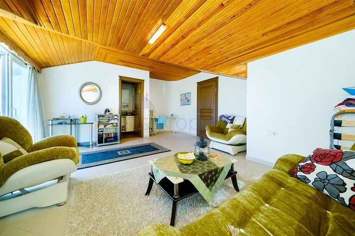 Пентхаус 3+1 в центре Алании