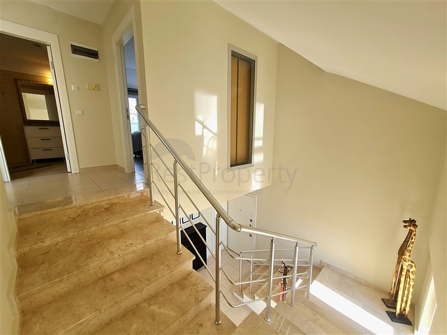 Уютный пентхаус 3+1 с мебелью в районе Оба