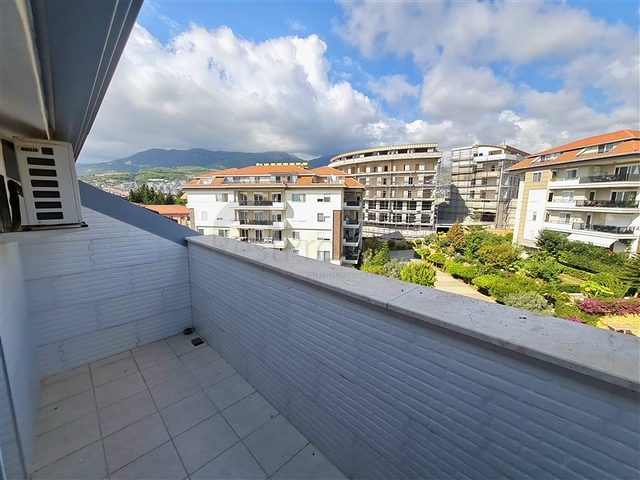 Уютный пентхаус 3+1 с мебелью в районе Оба