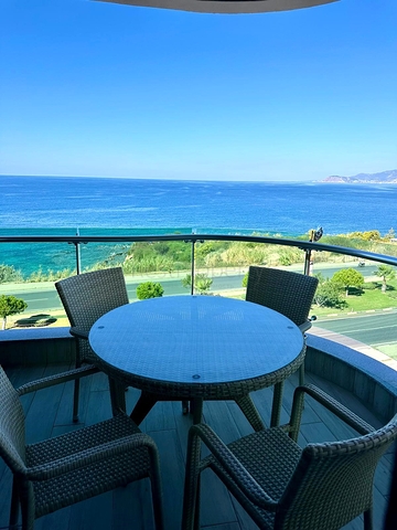 Меблированные апартаменты 3+1 на первой береговой линии