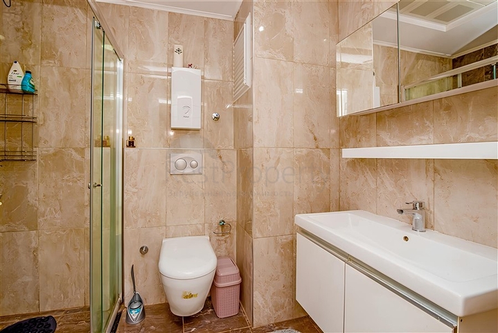 Квартира 1+1 в популярном жилом комплексе в районе Авсаллар