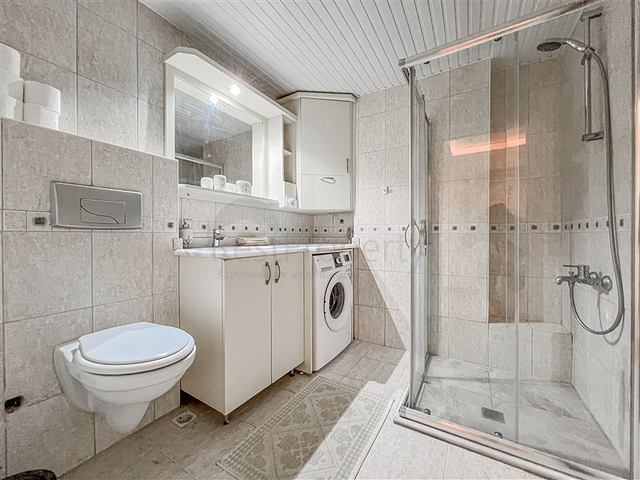 Уютная трехкомнатная квартира в 150 м от моря