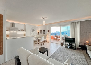 Уютная трехкомнатная квартира в 150 м от моря