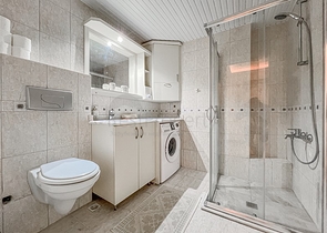 Уютная трехкомнатная квартира в 150 м от моря