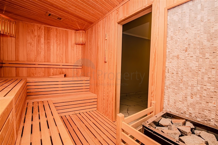 Светлая мебелированная квартира в пешей доступности от моря