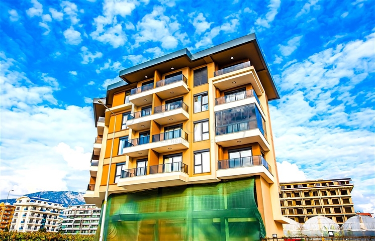 Светлая мебелированная квартира в пешей доступности от моря