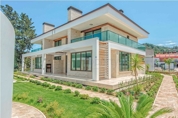 Шикарная вилла 3+1 в Кемере