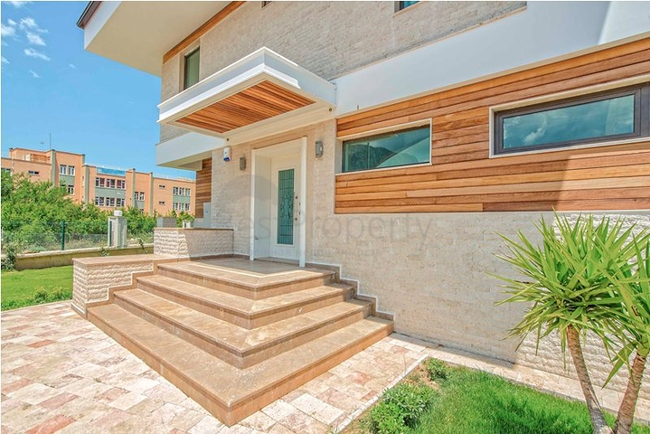 Шикарная вилла 3+1 в Кемере