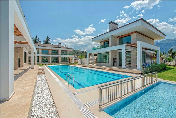 Шикарная вилла 3+1 в Кемере