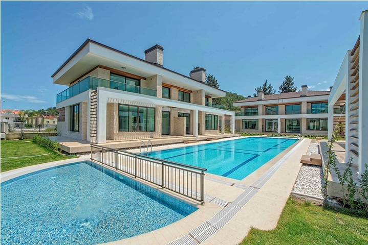 Шикарная вилла 3+1 в Кемере