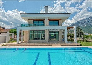 Шикарная вилла 3+1 в Кемере