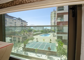 Двухкомнатная квартира с мебелью в комплексе отельного плана