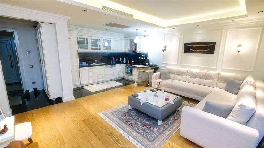 Квартира 2+1 в комплексе отельного плана в 5 минутах от моря