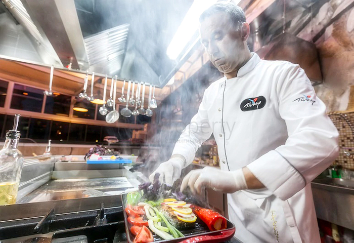 Квартира 2+1 в комплексе отельного плана в 5 минутах от моря