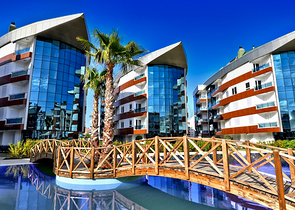 Квартира 2+1 в комплексе отельного плана в 5 минутах от моря