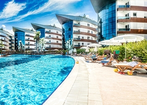 Квартира 2+1 в комплексе отельного плана в 5 минутах от моря