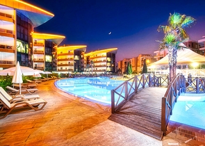 Квартира 2+1 в комплексе отельного плана в 5 минутах от моря