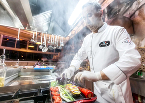 Квартира 2+1 в комплексе отельного плана в 5 минутах от моря