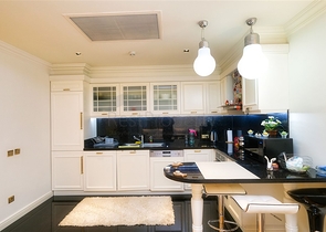 Квартира 2+1 в комплексе отельного плана в 5 минутах от моря