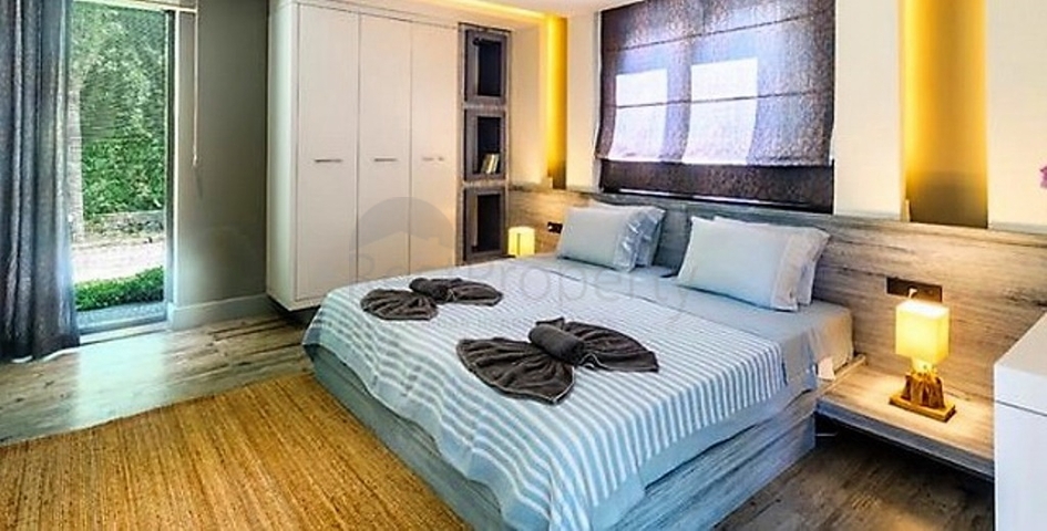 Вилла с большой усадьбой  в районе Фетхие