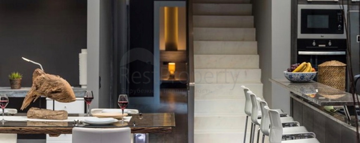 Вилла с большой усадьбой  в районе Фетхие