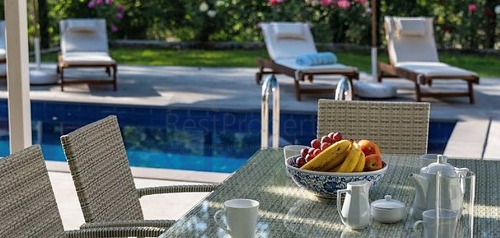 Вилла с большой усадьбой  в районе Фетхие