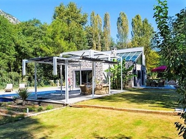 Вилла с большой усадьбой  в районе Фетхие