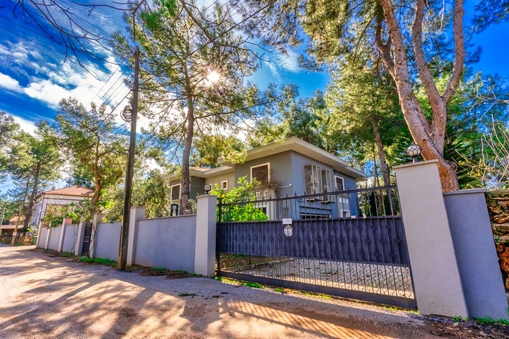 Вилла 7+1 с большим земельным участком в районе Дуаджи - Анталья