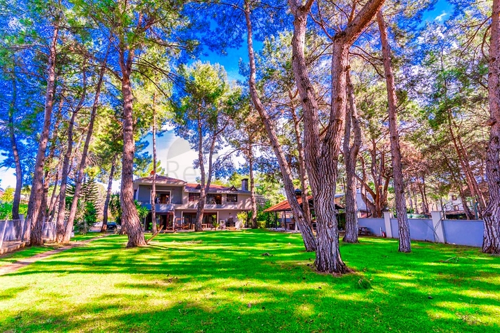 Вилла 7+1 с большим земельным участком в районе Дуаджи - Анталья