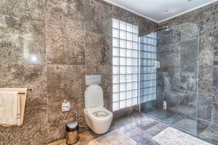 Вилла 7+1 с большим земельным участком в районе Дуаджи - Анталья