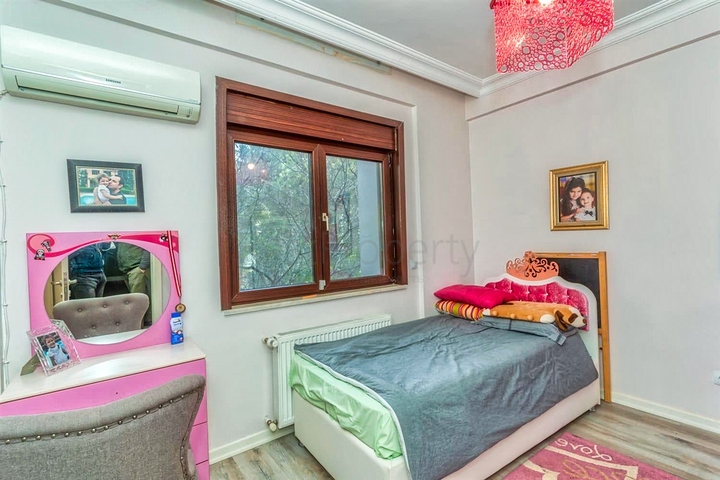 Вилла 7+1 с большим земельным участком в районе Дуаджи - Анталья