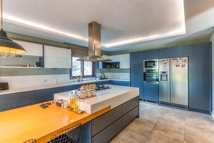 Вилла 7+1 с большим земельным участком в районе Дуаджи - Анталья