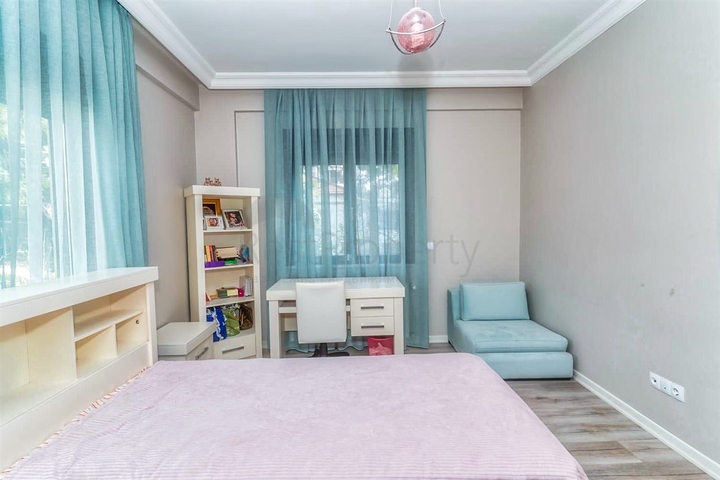 Вилла 7+1 с большим земельным участком в районе Дуаджи - Анталья