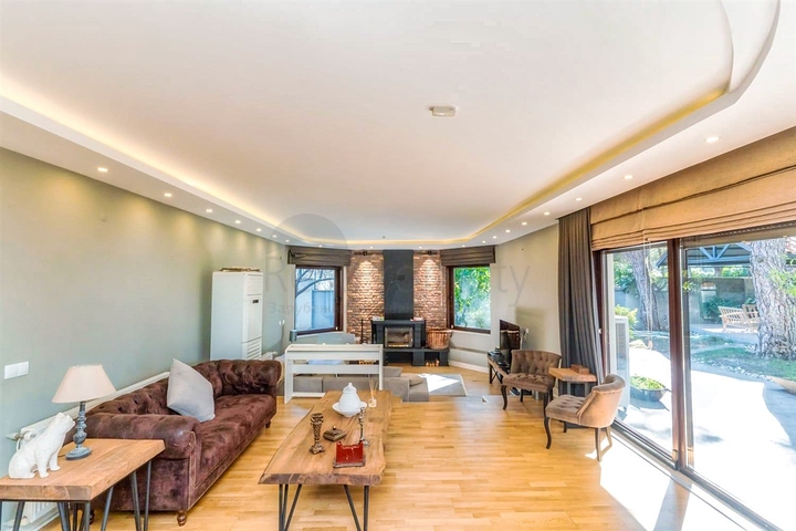 Вилла 7+1 с большим земельным участком в районе Дуаджи - Анталья