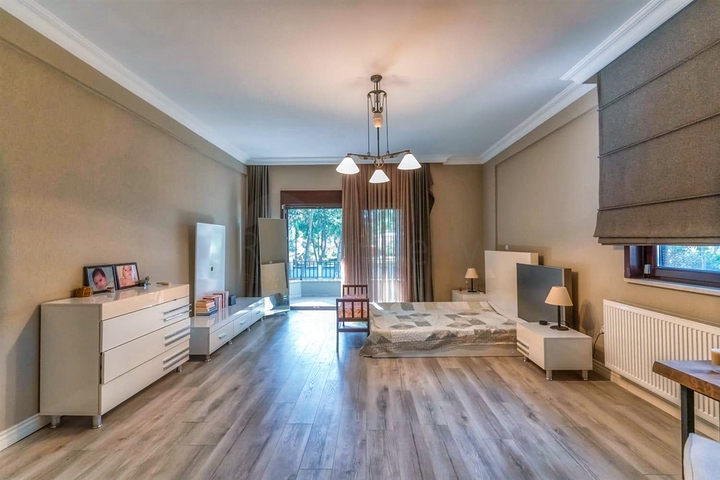 Вилла 7+1 с большим земельным участком в районе Дуаджи - Анталья