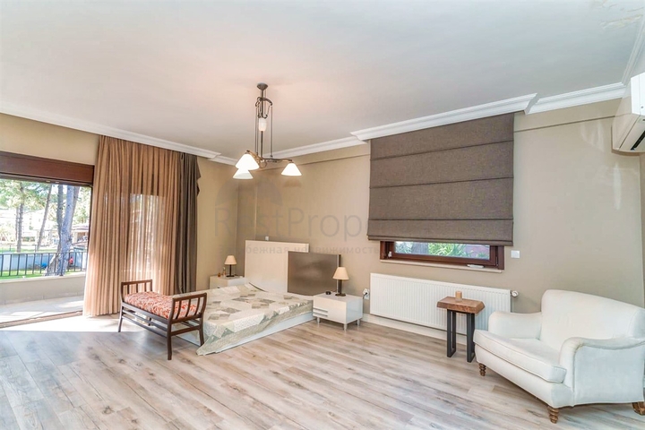 Вилла 7+1 с большим земельным участком в районе Дуаджи - Анталья