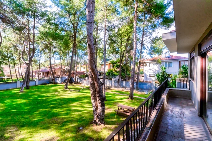 Вилла 7+1 с большим земельным участком в районе Дуаджи - Анталья