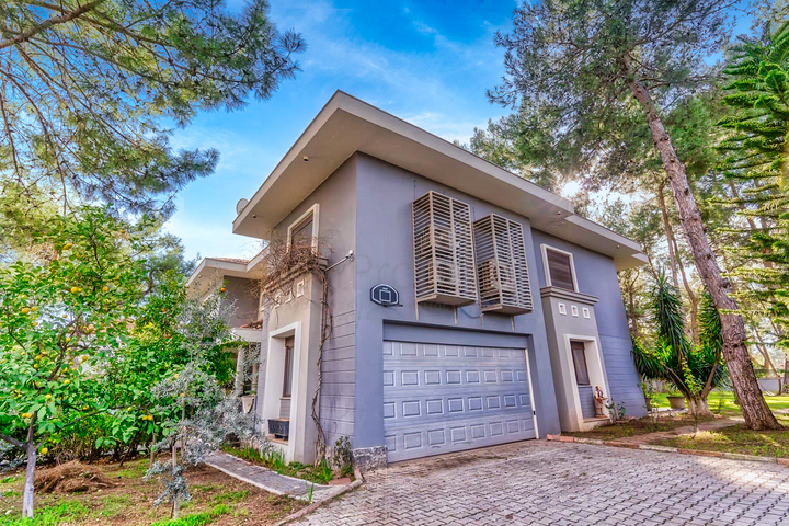 Вилла 7+1 с большим земельным участком в районе Дуаджи - Анталья