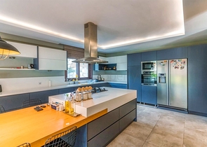 Вилла 7+1 с большим земельным участком в районе Дуаджи - Анталья