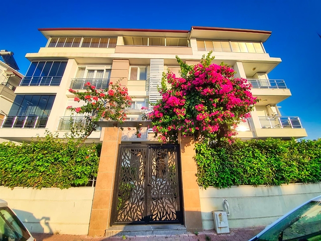 Квартира в 100 метрах от моря , 2+1  микрорайон Гюрсу - Анталия