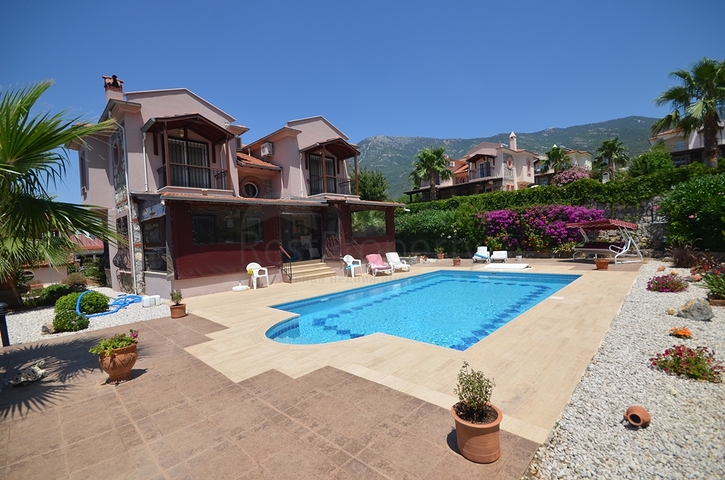 Вилла в микрорайоне Оваджик -  Фетхие