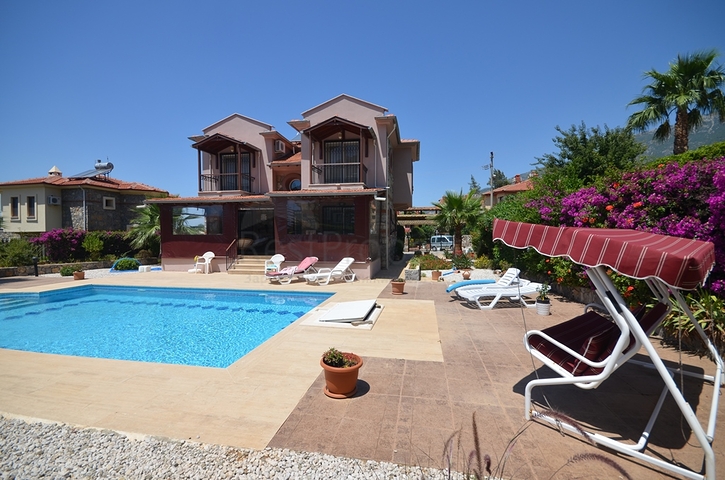 Вилла в микрорайоне Оваджик -  Фетхие