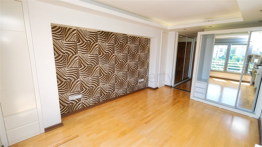 Квартира 4+1 в микрорайоне Гюрсу - Коньяалты 