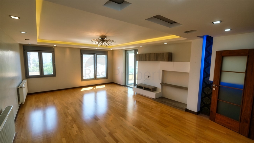 Квартира 4+1 в микрорайоне Гюрсу - Коньяалты 