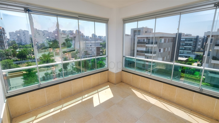 Квартира 4+1 в микрорайоне Гюрсу - Коньяалты 